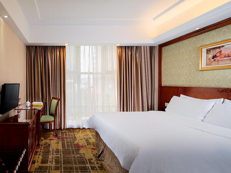 Vienna Hotel Dongguan Hou Street Wanda Plaza エクステリア 写真